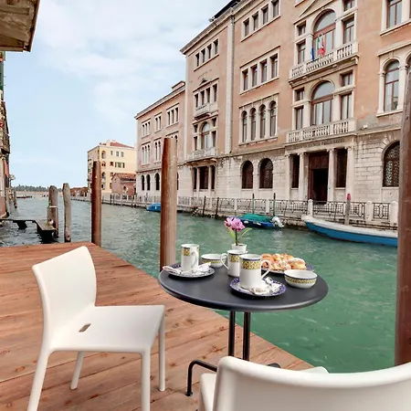 6525 Luxury Loft Apartman Velence