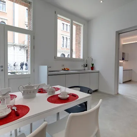 6525 Luxury Loft Apartman Velence